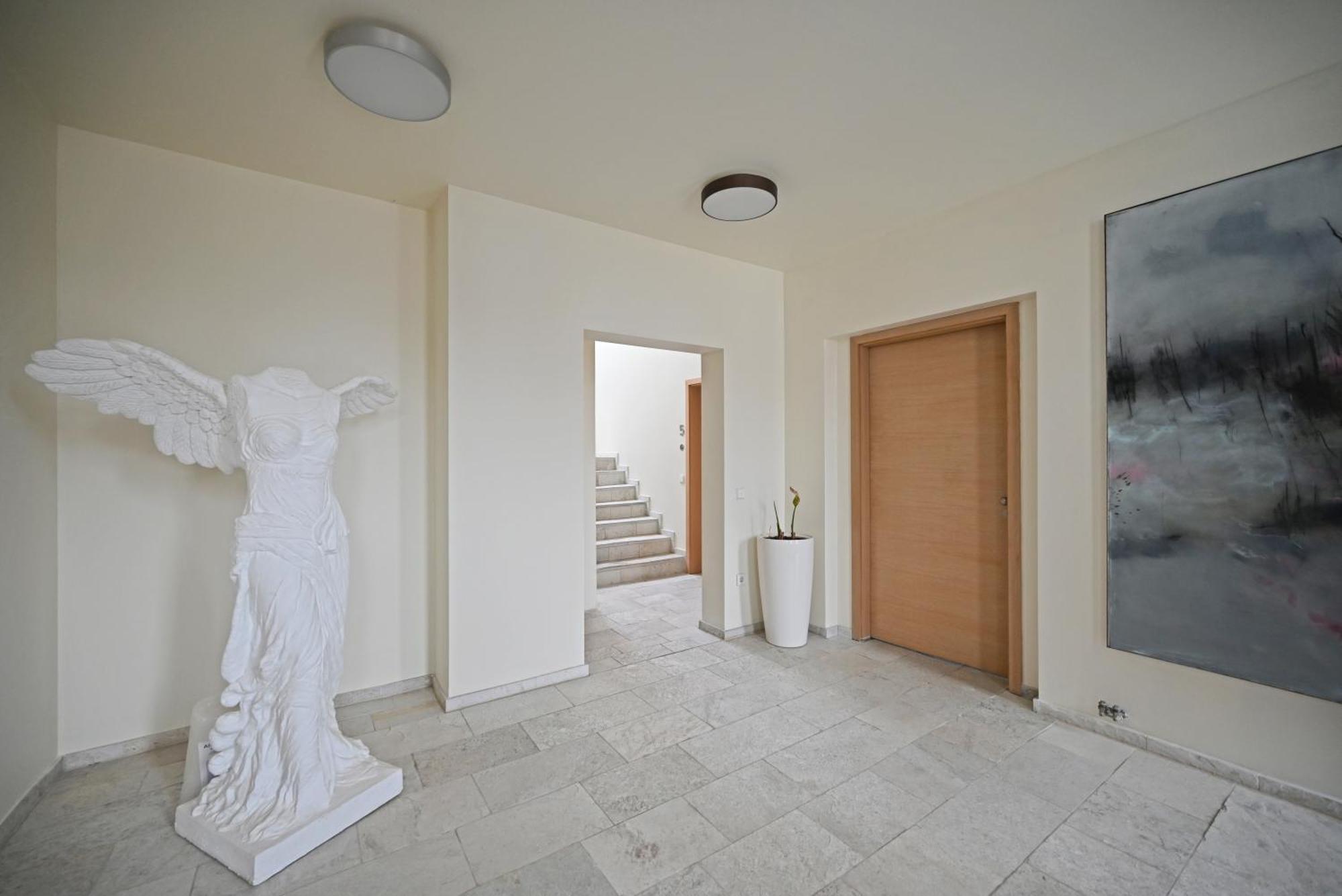 Modernes & Gepflegtes Hotelzimmer Mit Kueche! Bernstadt  外观 照片